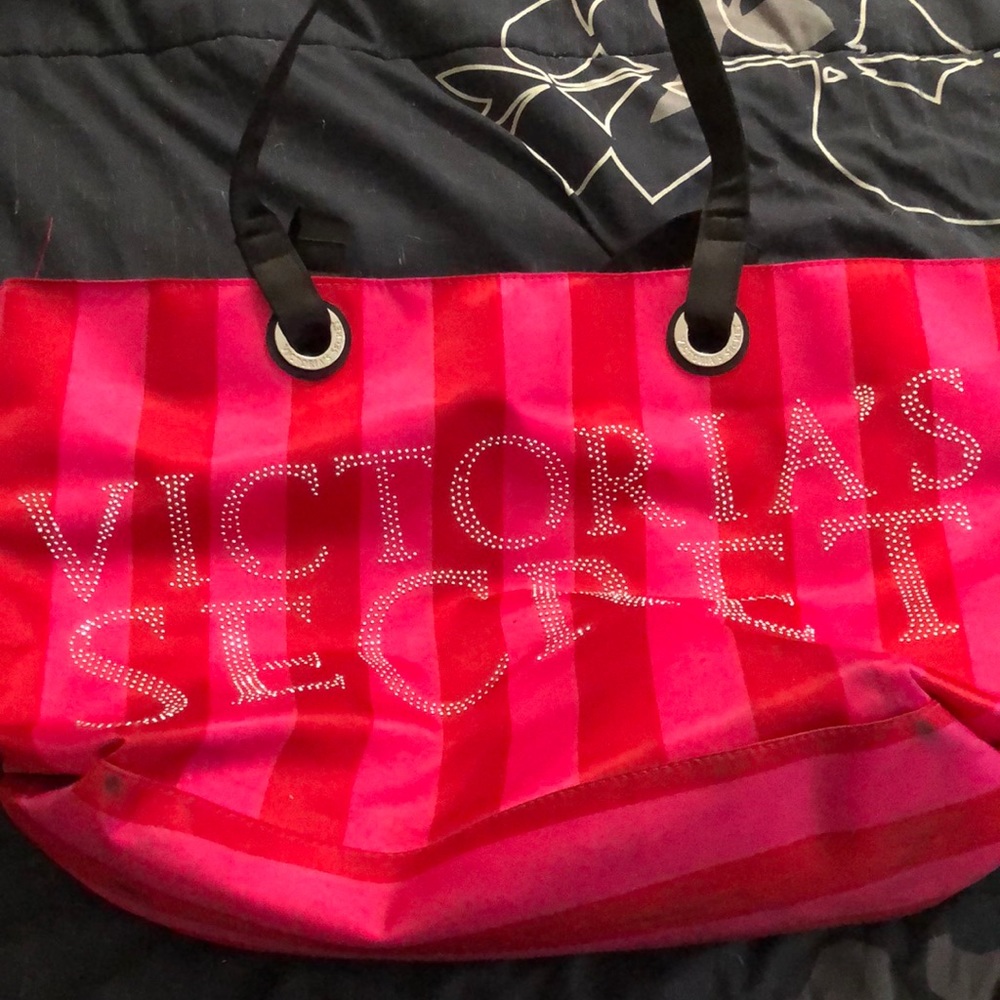 Vs tote bag